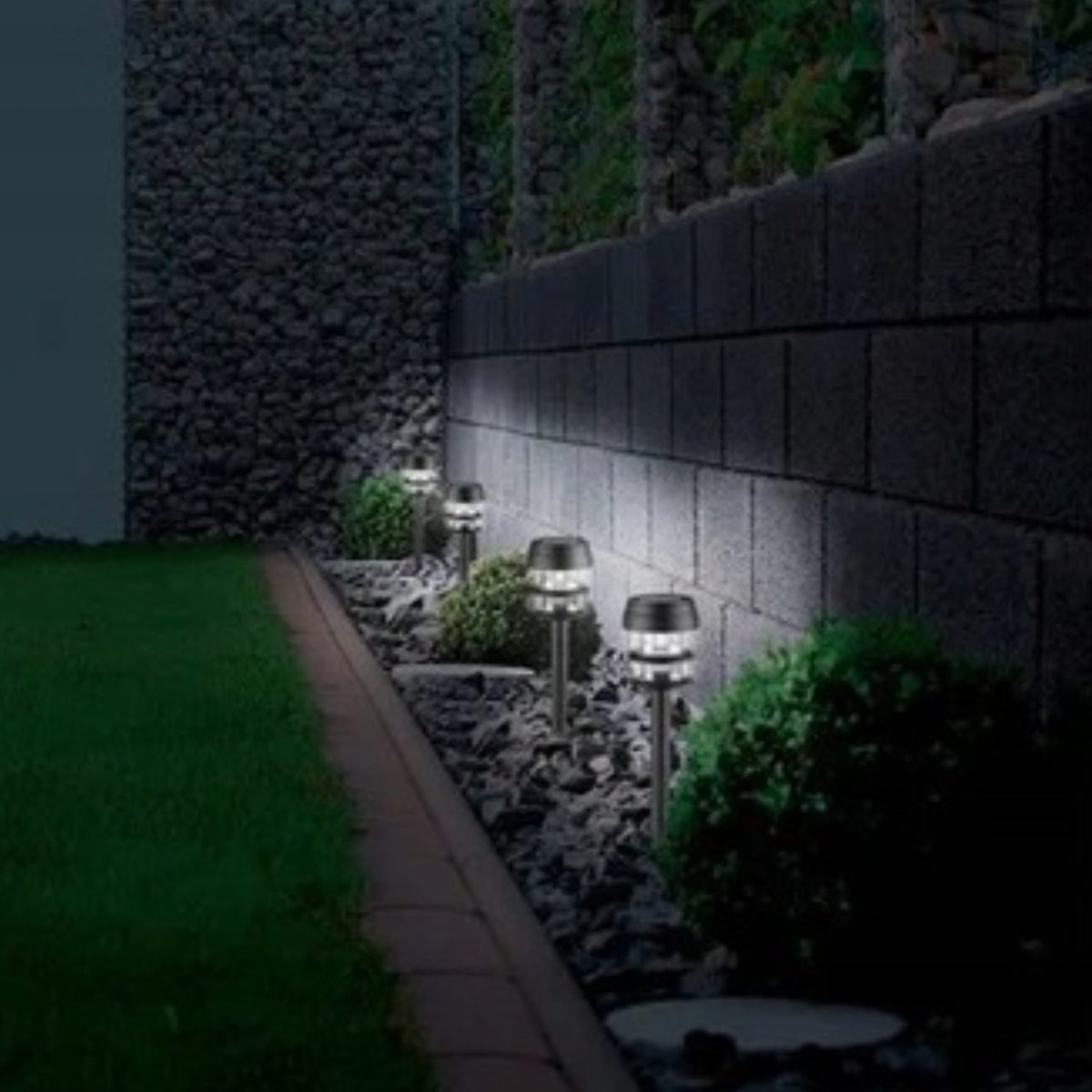 Livarno Lampade Solari LED 37cm Nero Set 4 con Pannello Solare e Batteria - immagine 3