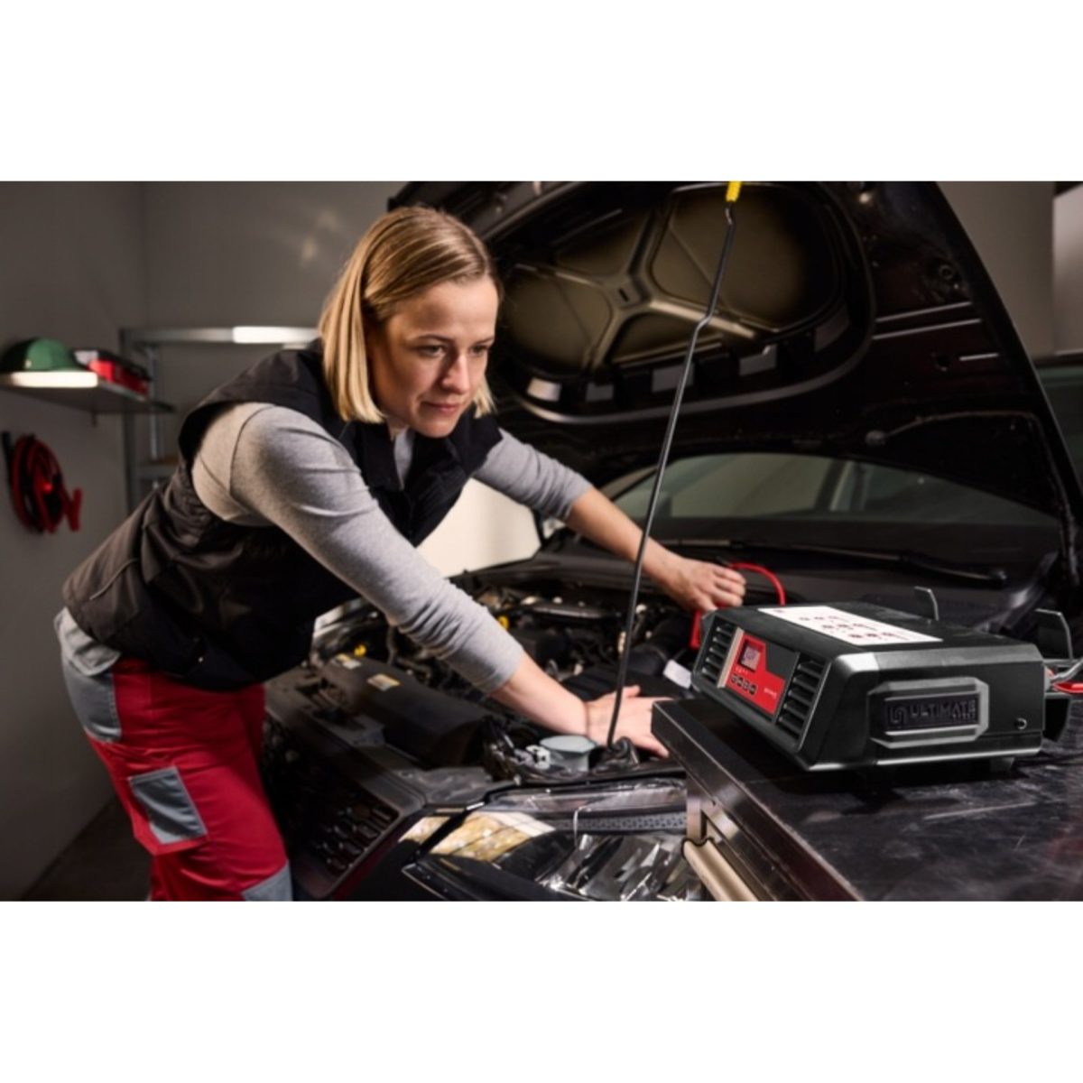 Ultimate Speed ULG 17 B2 Caricabatterie 12V Display LCD Avviamento 75A - immagine 4