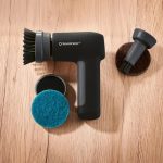 Silvercrest SRB 4 spazzola elettrica con accessori inclusi: spugne e testine intercambiabili su fondo legno