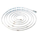 Striscia LED Livarno 5 metri svolta con adesivo 3M e connettore, vista completa su sfondo bianco