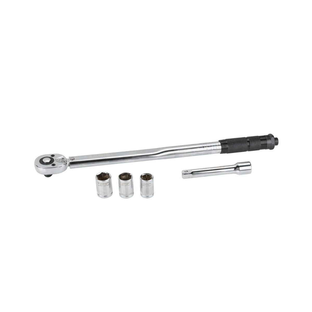Set completo chiave dinamometrica Parkside 1/2 con 3 bussole e prolunga disposti su sfondo bianco