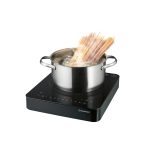 Silvercrest SIKP 2200 piastra ad induzione ricondizionata in uso con pentola di spaghetti in ebollizione