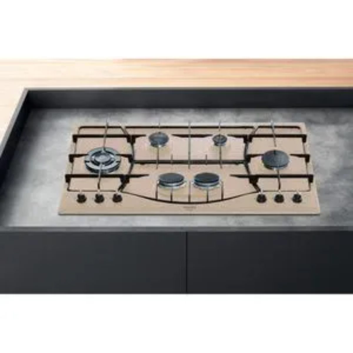 Piano cottura Hotpoint PHN 960MST 6 fuochi gas avena installato ad incasso in cucina moderna