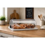 Abert Porta Brioches Rettangolare 40x24,5cm su bancone con croissant, donut e muffin esposti sotto la cupola