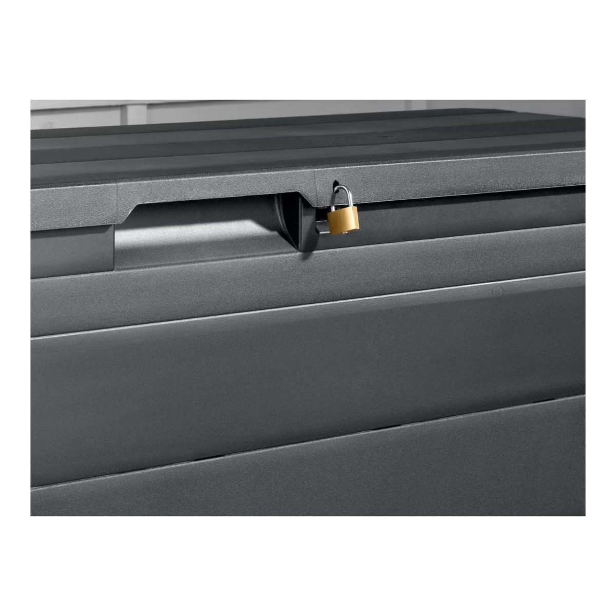 Dettaglio chiusura con lucchetto del Box Universale da Giardino Parkside 280L grigio