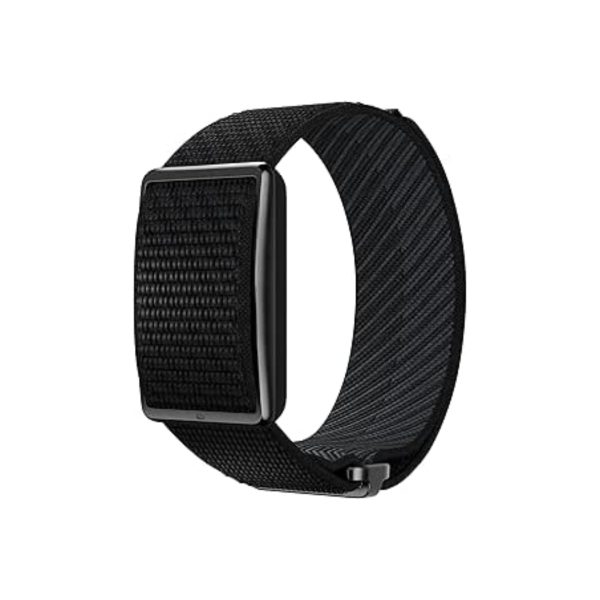 Polar Loop Night Black smartband fitness vista frontale con cinturino in nylon traspirante