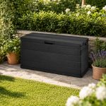 Livarno Home Box Giardino 270L nero posizionato all'esterno tra piante e vasi in ambientazione giardino