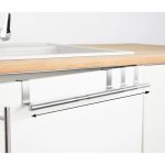 Asta porta strofinaccio W5 installata su anta cucina, dettaglio regolazione allungabile 31-50cm