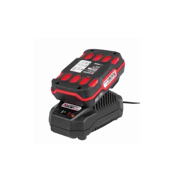 Batteria Parkside PAP 20 2Ah x20V ricondizionata montata sul caricatore PLG 20 2,4A, vista laterale