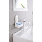 Porta sapone Livarno Home installato in bagno accanto al lavabo, con spugnetta inclusa nel cestello