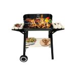 Grillmeister KANSAS vista frontale con griglia accesa, tavolini laterali estraibili e ripiano inferiore