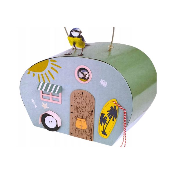 Nido decorativo Zoofari per piccoli volatili 28x16 cm, vista frontale a forma di roulotte con sportello apribile
