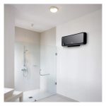 BLACK+DECKER BXWSH2000E termoconvettore montato a parete in bagno moderno vicino alla doccia