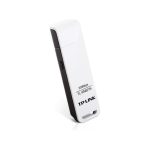 Adattatore USB TP-Link WN821N Wireless 300Mbps vista laterale con pulsante WPS e logo