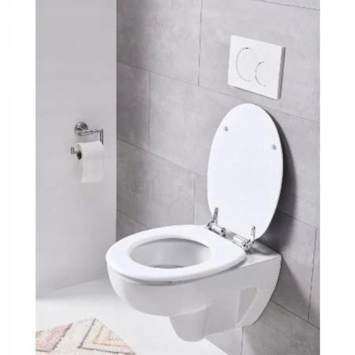 Copriwater Livarno bianco 46,7x37,6 cm installato su WC sospeso in un bagno moderno