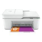 HP DeskJet 4122e stampante multifunzione WiFi vista frontale con foglio in uscita dal vassoio