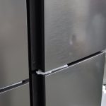 Hisense RQ515N4AC2 dettaglio giunzione porte con protezione in polistirolo residua